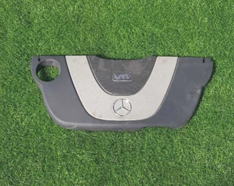 Крышка двигателя M272 от Mercedes Benz